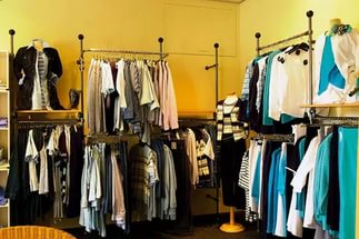 гардеробная система для магазинов одежды